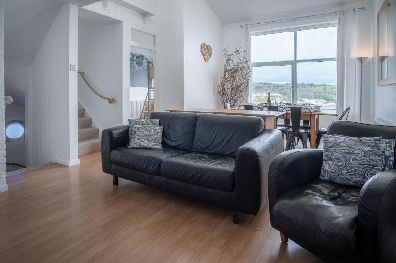 Captains Walk - 4 Bedroom Apartment - Saundersfoot Exteriör bild